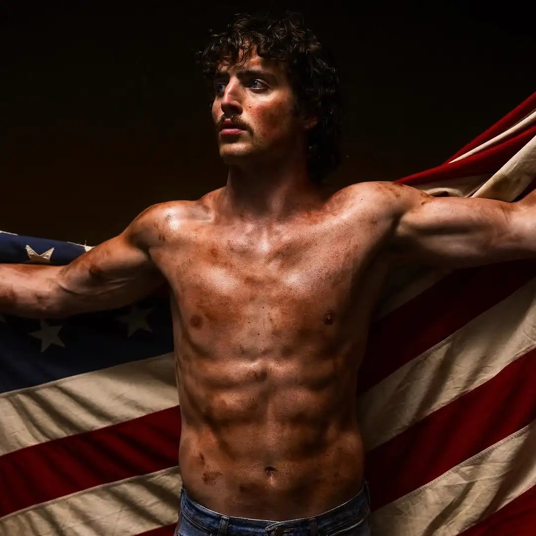 Benson Boone está sem camisa na capa do álbum novo (mas não quer ser conhecido por isso)