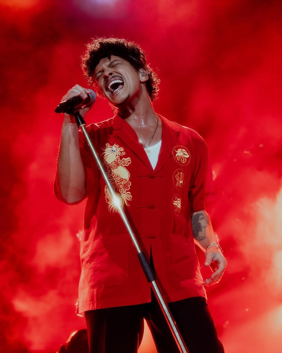 Bruno Mars prova que é o maioral do mundo: números não mentem