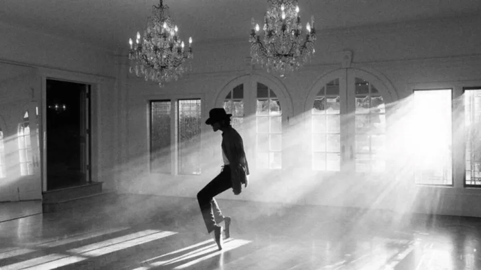 Adiamento da cinebiografia de Michael Jackson para 2026 já é quase certo