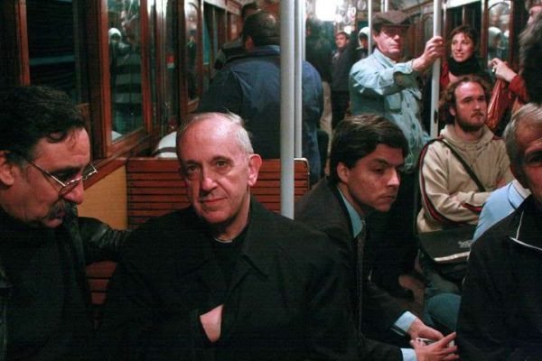 Ouça! Papa Francisco já lançou álbum com faixa inspirada no rock progressivo