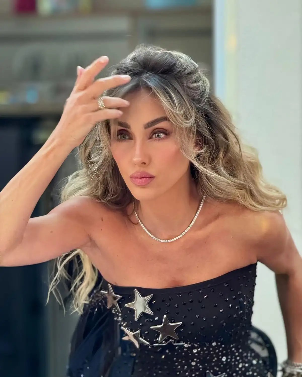 Anahí pode estar no novo álbum de Karol G, que irá resgatar influências da adolescência da colombiana