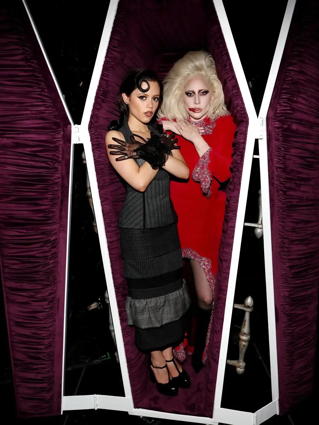 TUDUM: Lady Gaga faz performance inédita em evento da Netflix ao lado de Jenna Ortega