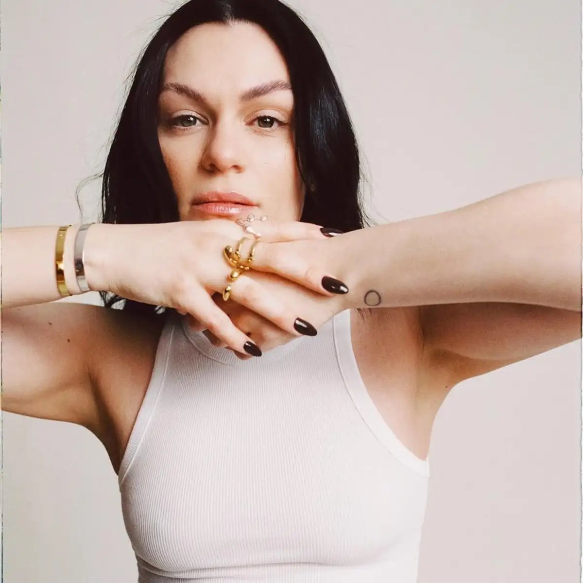 Atração do The Town, Jessie J revela diagnóstico de câncer de mama: "Vou voltar com peitões e música nova"