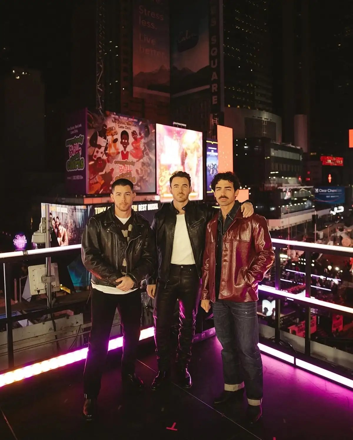 O que rolou? Jonas Brothers mudam nome de turnê e transferem shows para locais menores