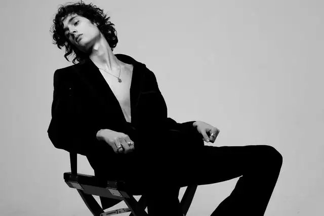 sombr: artista de 19 anos está com duas músicas no Top 10 global do Spotify