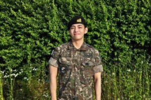 BTS: Taehyung, o V, canta música brasileira em live após dispensa militar