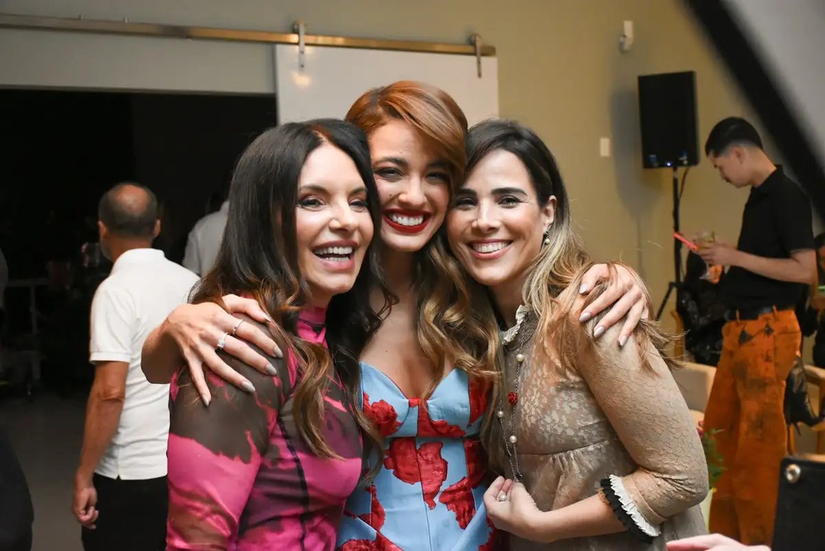 Wanessa canta na festa de aniversário de Beatriz Reis e se declara para ex-BBB; veja fotos e vídeos